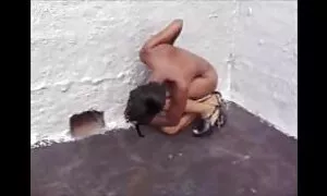 જાહેર નગ્નતા અને કેમ ...