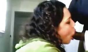 સફેદ છોકરી હાર્ડ બ્લ ...